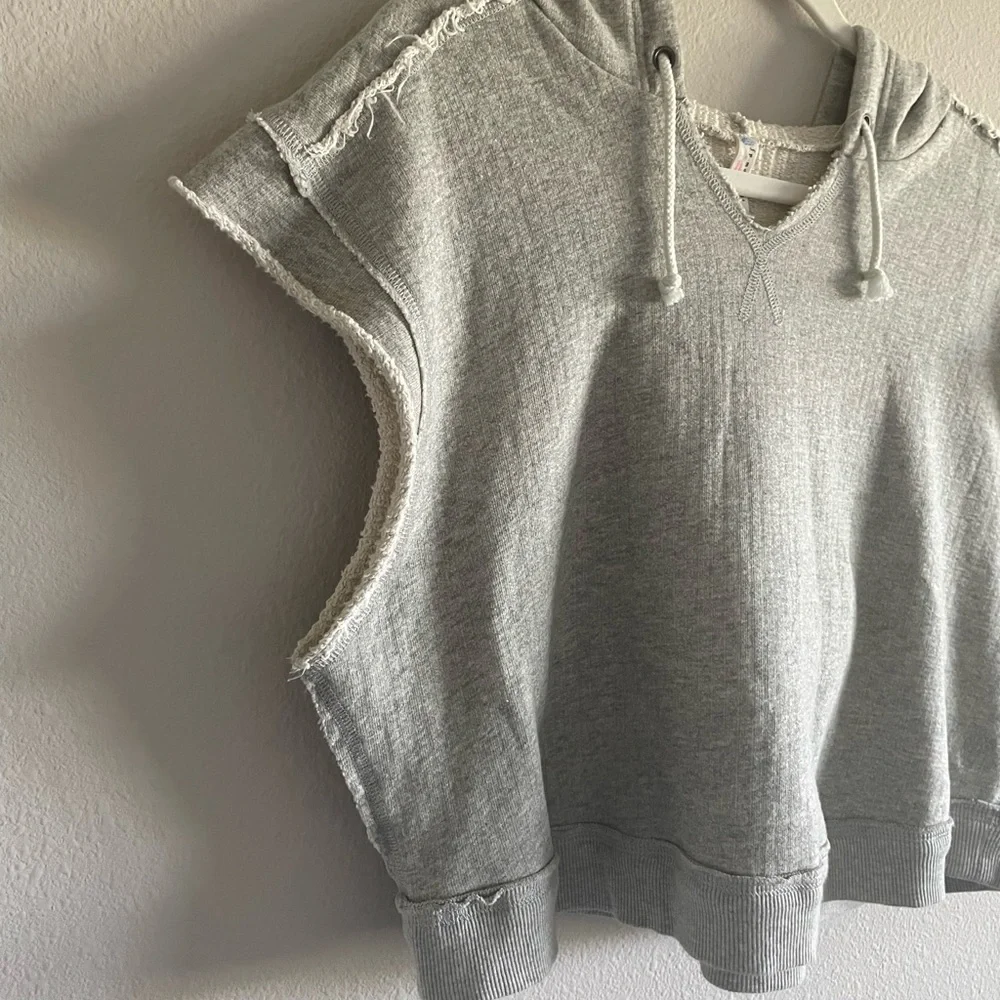 Free People Movement Swoop Crop Sleeveless Hoodie Women’s Medium Grey Athleisure - Picture 3 of 9
